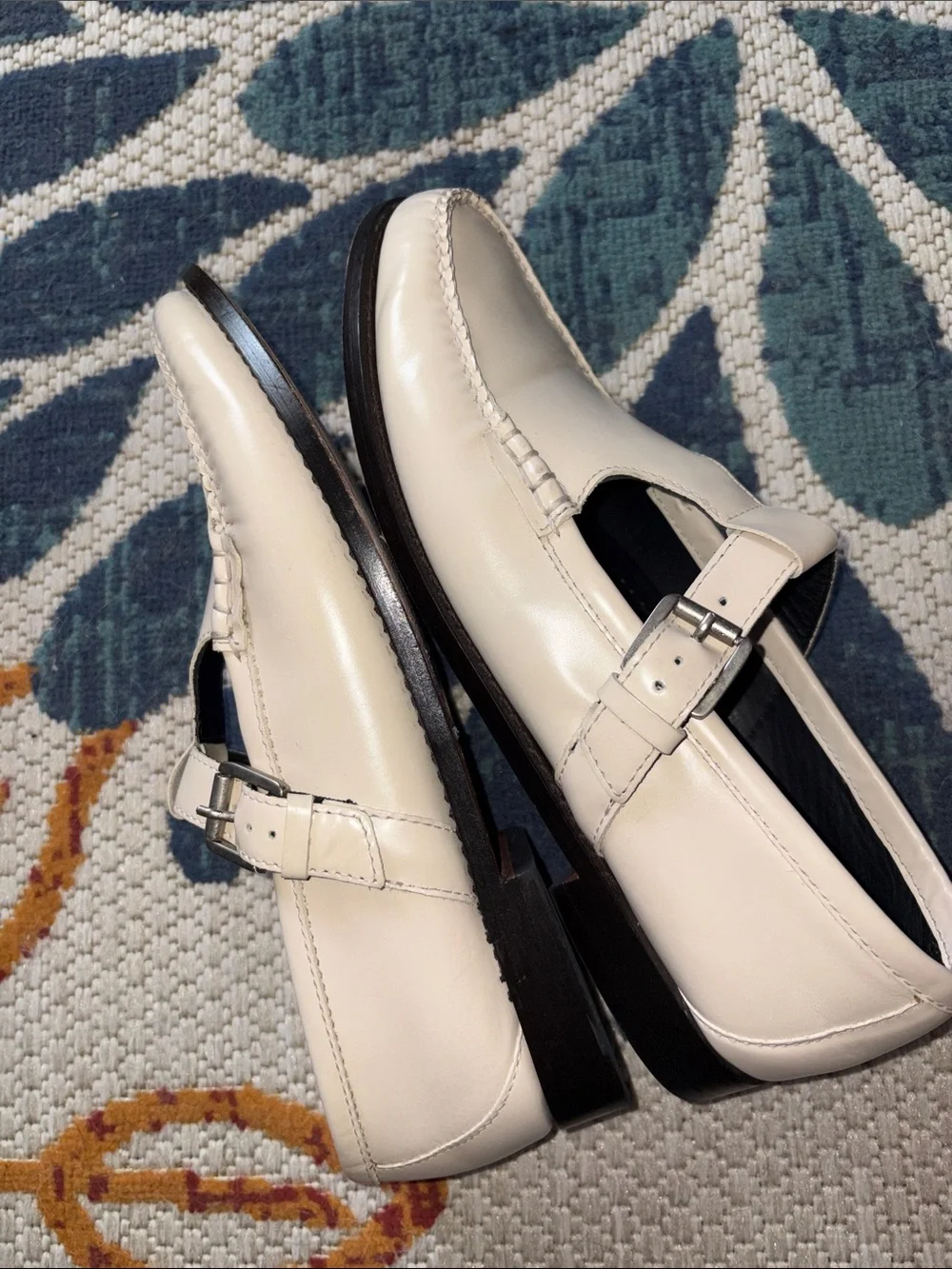Gh Bass Weejuns cream leather